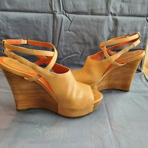 Cole Haan Nike Maria Sharapova Wedges 9.5 EUC w/box